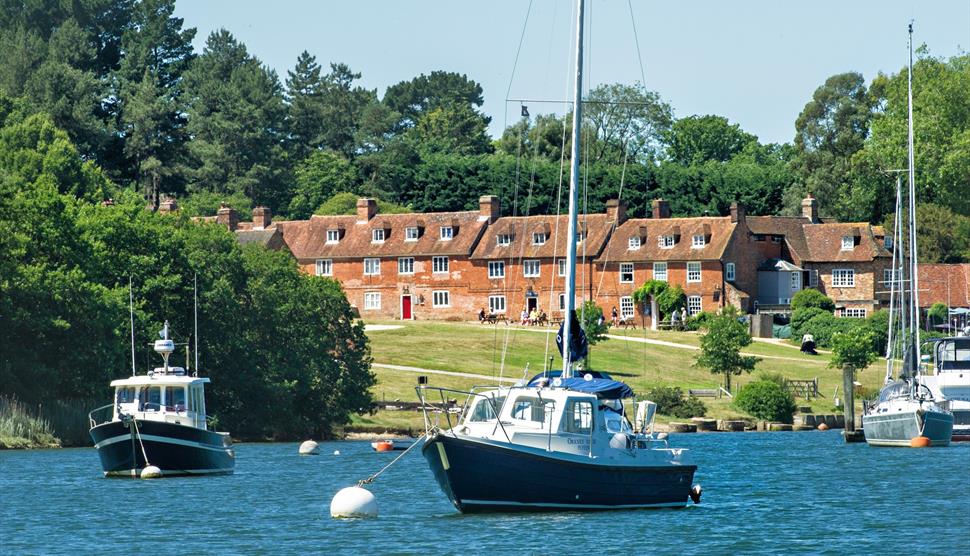 Perfect Places for a Picnic in Hampshire